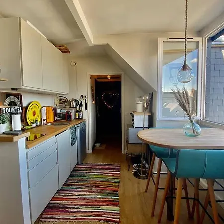 Joli Studio Vue Imprenable Avec Parking Prive Daire